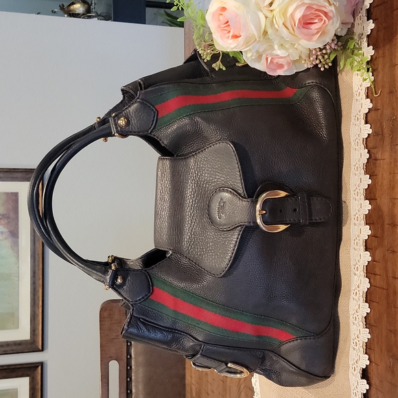 Gucci Handbags - SOLD Beautiful and authentic Gucci weekender bag
